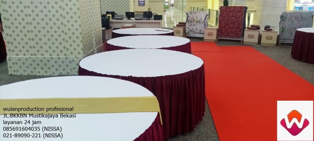 Rental Round Table Taplak Marun Putih Runner Gold karawang